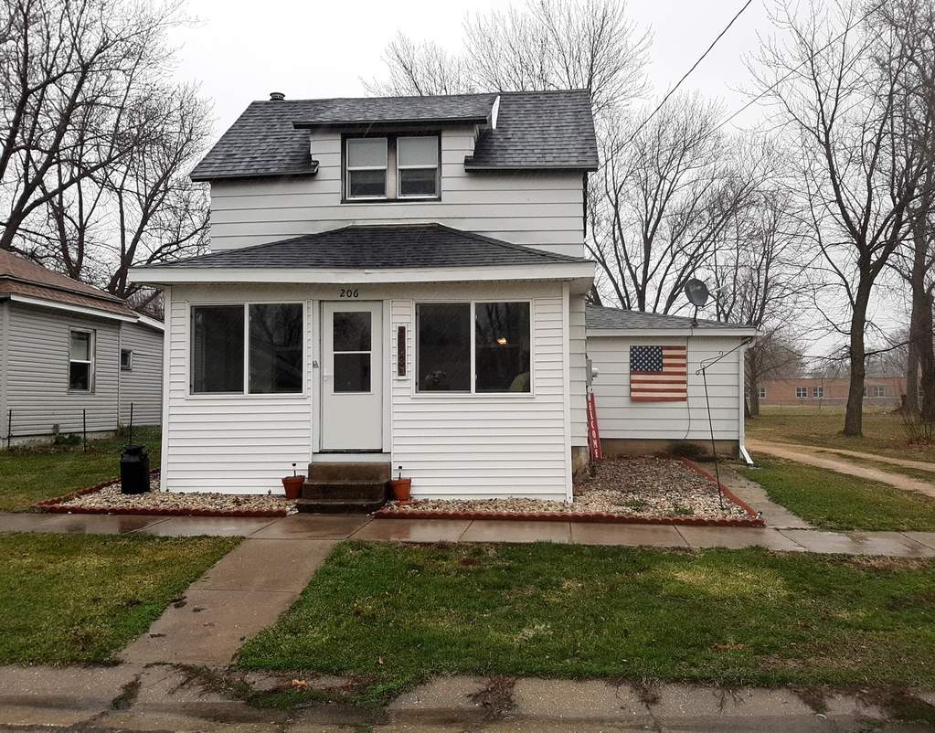 206 S State Street Franklin Grove, IL 61031 MLS 11030686 properties