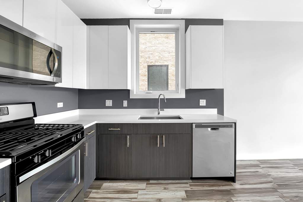 2545 W Congress Parkway #1E Chicago, Illinois 60612 - Image 3