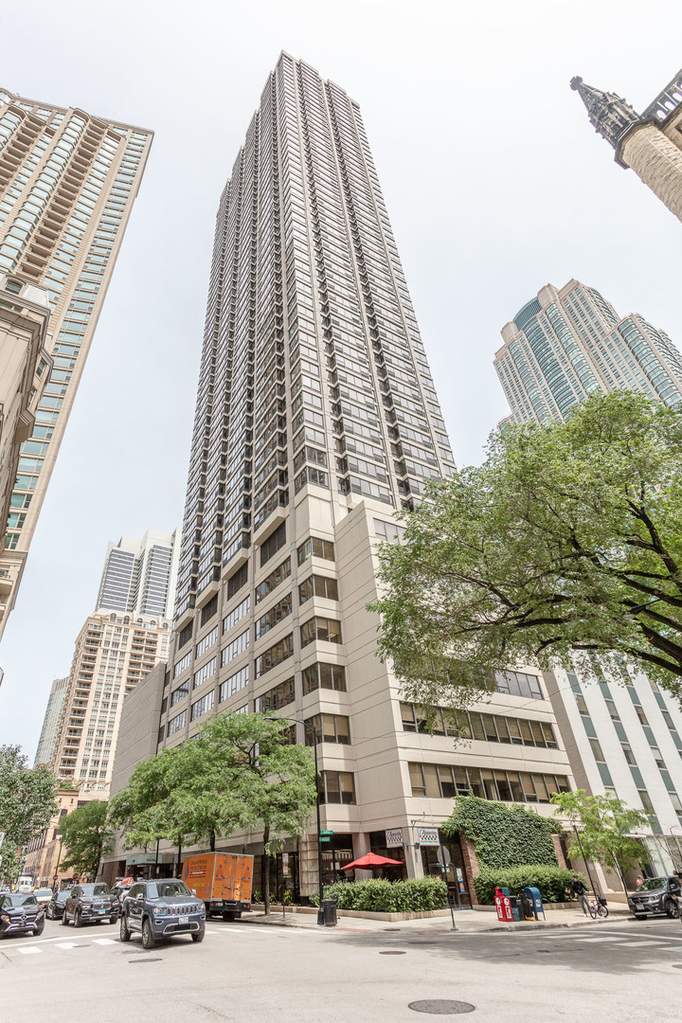 30 E Huron Street #3305 Chicago, Illinois 60611 - Image 1