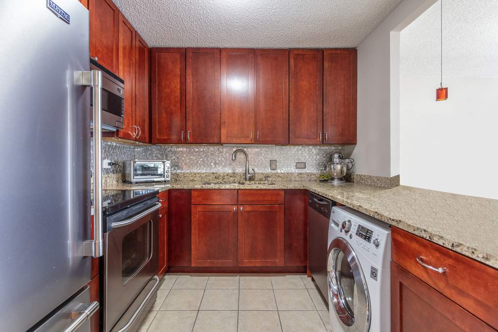 30 E Huron Street #3305 Chicago, Illinois 60611 - Image 5