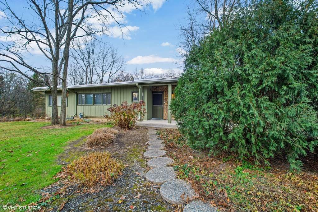 27W734 Garys Mill Road Winfield, Illinois 60190 - Image 1