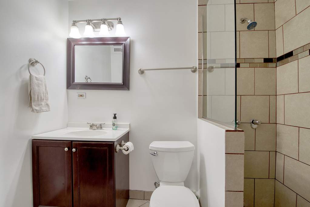 230 E Ontario Street #2503 Chicago, Illinois 60611 - Image 14