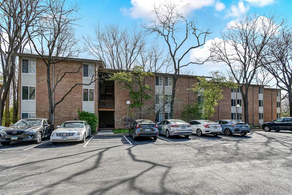 5817 Oakwood Drive #C Lisle, Illinois 60532 - Image 1