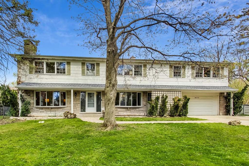 1502 Chapel Court Northbrook, Illinois 60062 - Image 1