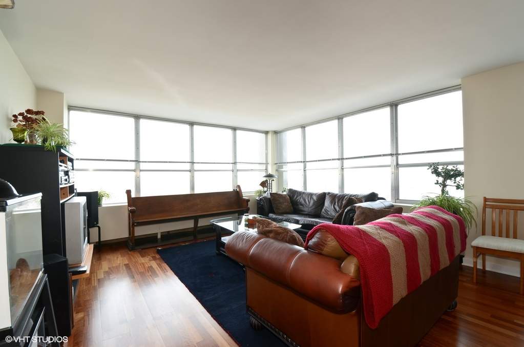 655 W Irving Park Road #3010 Chicago, Illinois 60613 - Image 3