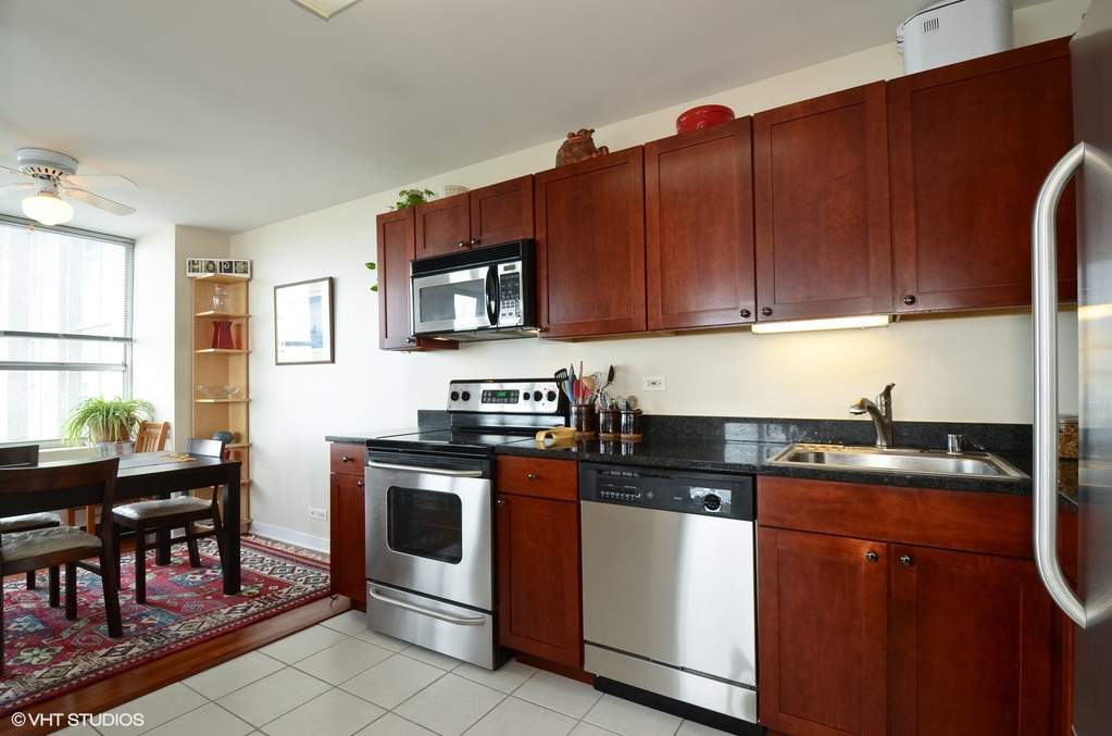 655 W Irving Park Road #3010 Chicago, Illinois 60613 - Image 4