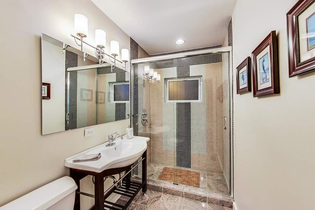 2640 N Albany Avenue Chicago, Illinois 60647 - Image 17