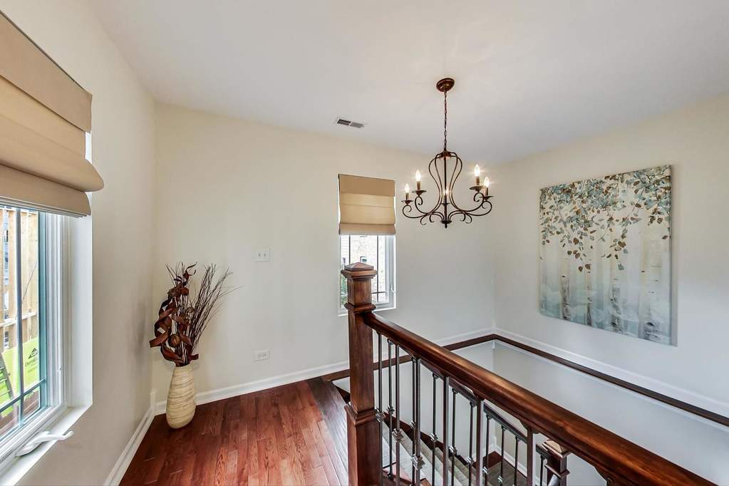 2640 N Albany Avenue Chicago, Illinois 60647 - Image 18