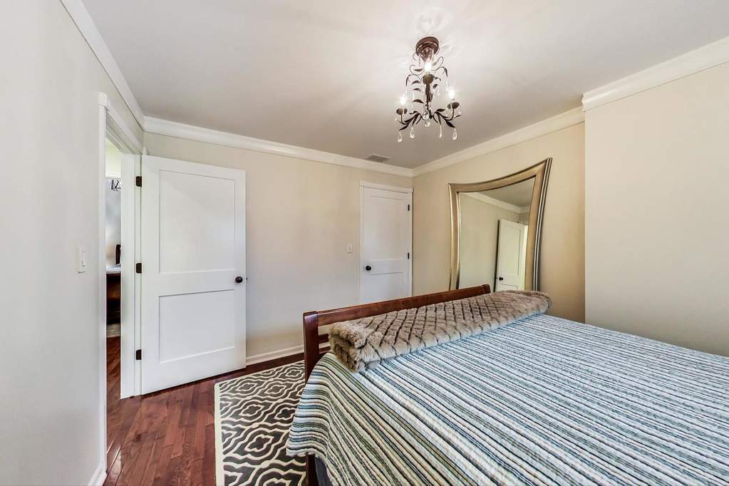 2640 N Albany Avenue Chicago, Illinois 60647 - Image 28