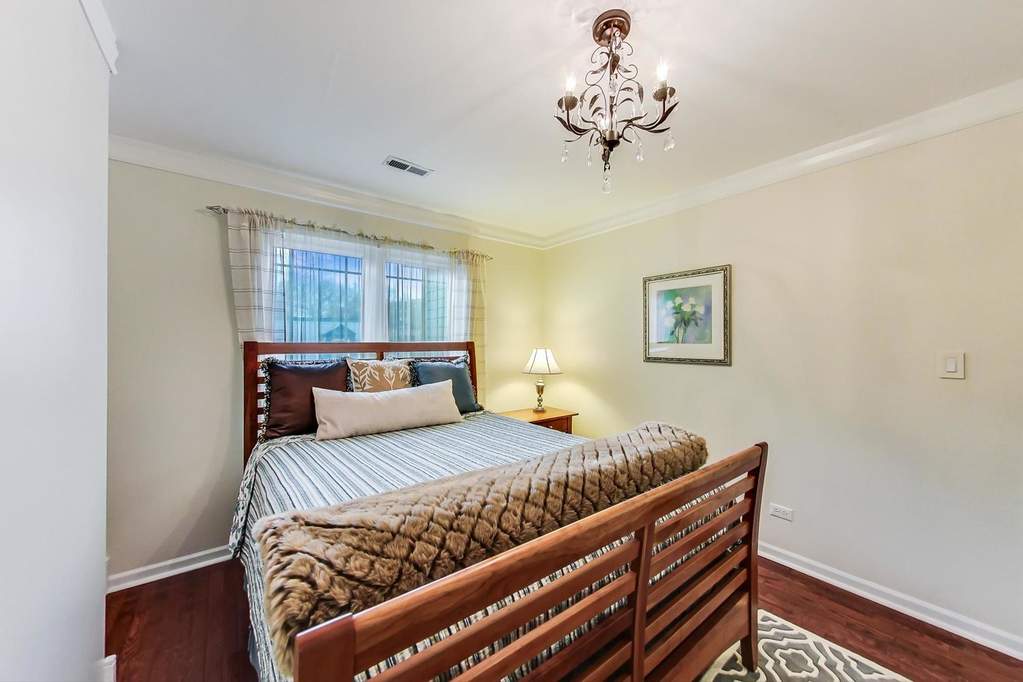 2640 N Albany Avenue Chicago, Illinois 60647 - Image 29
