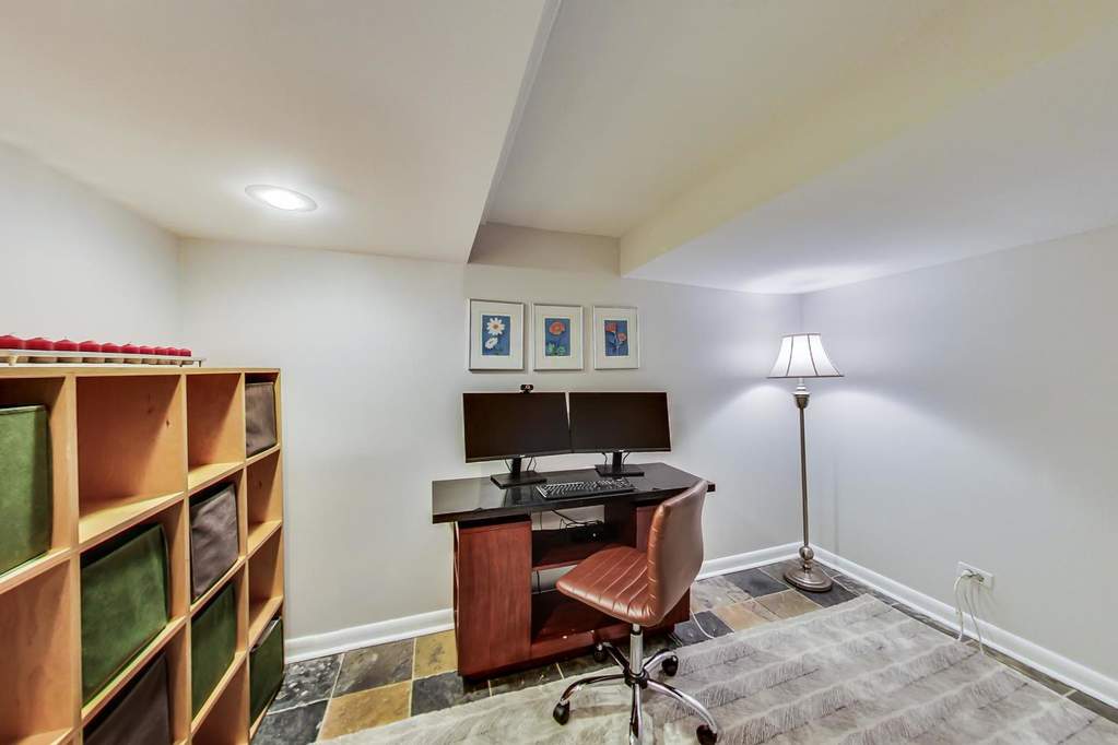 2640 N Albany Avenue Chicago, Illinois 60647 - Image 39