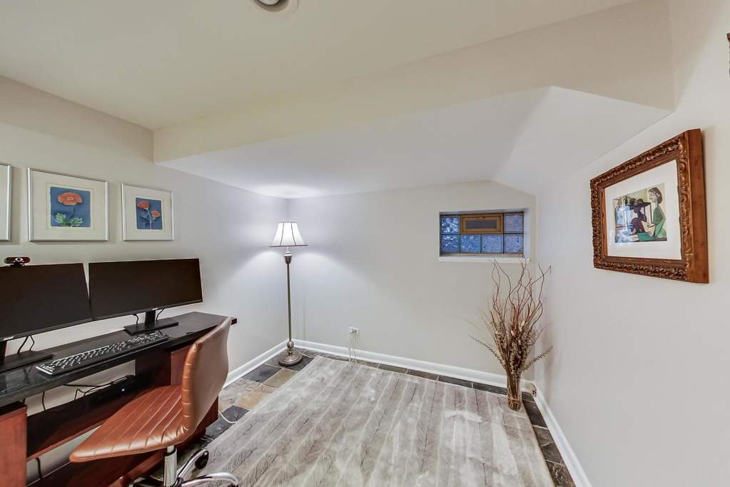 2640 N Albany Avenue Chicago, Illinois 60647 - Image 40