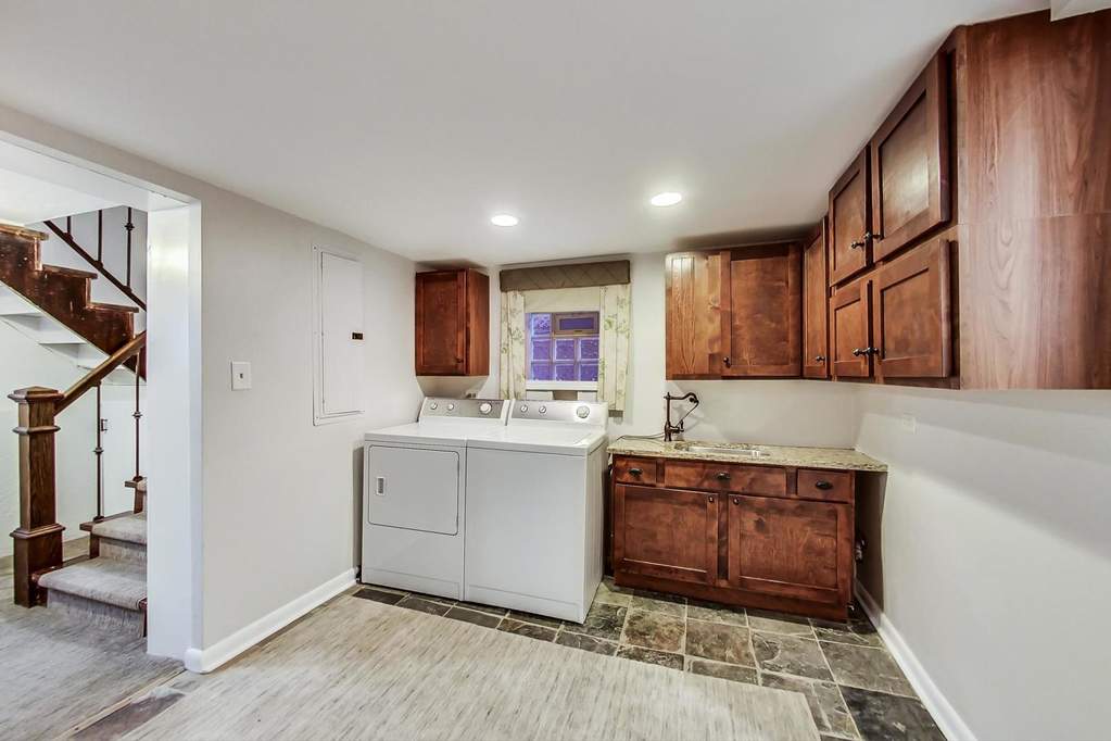 2640 N Albany Avenue Chicago, Illinois 60647 - Image 41