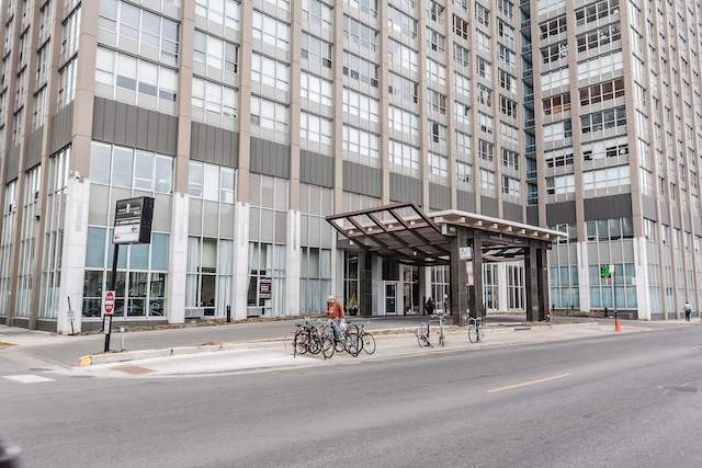 655 W Irving Park Road #2809 Chicago, Illinois 60613 - Image 30