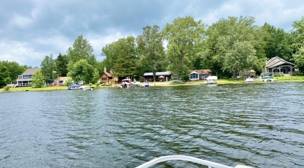 1 Pipestone Lake Drive Eau Claire, MI 49111 MLS 11176544 properties