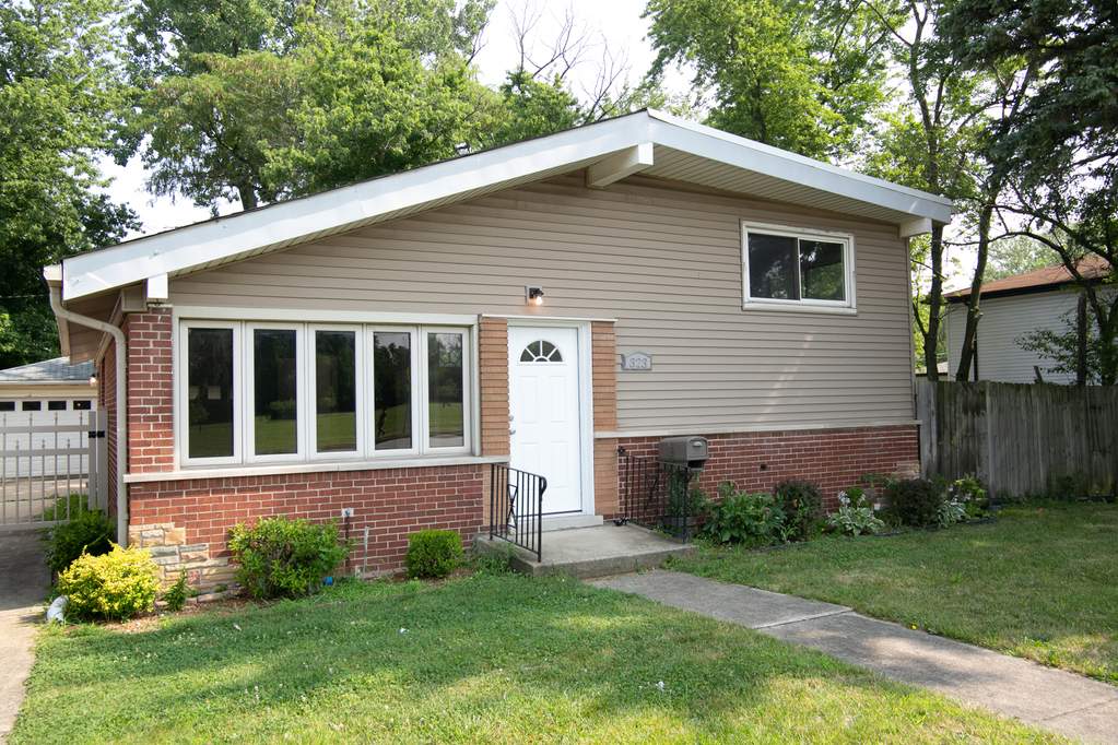 323 E Joe Orr Road Chicago Heights, IL 60411 MLS 11179033 properties