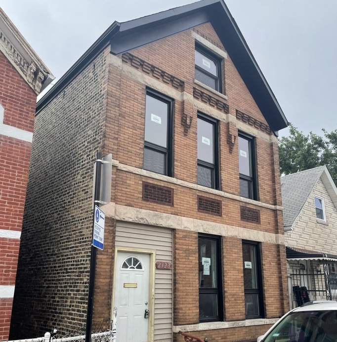 2323 S Seeley Avenue Chicago, IL 60608 MLS 11189235 properties