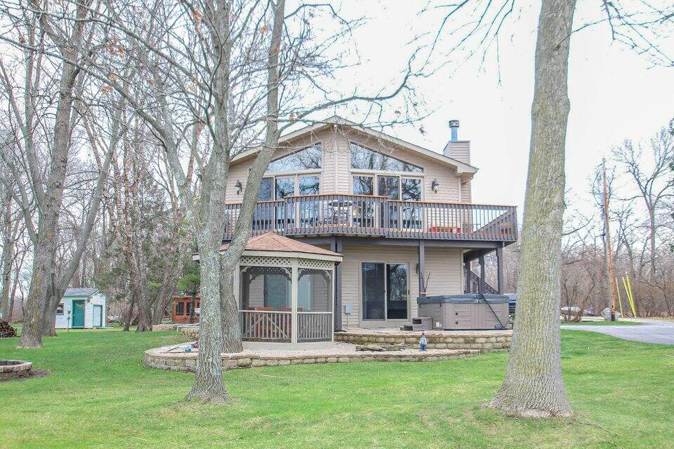 29314 Forest Isle Ln Waterford, WI 53185 MLS 1454332 properties