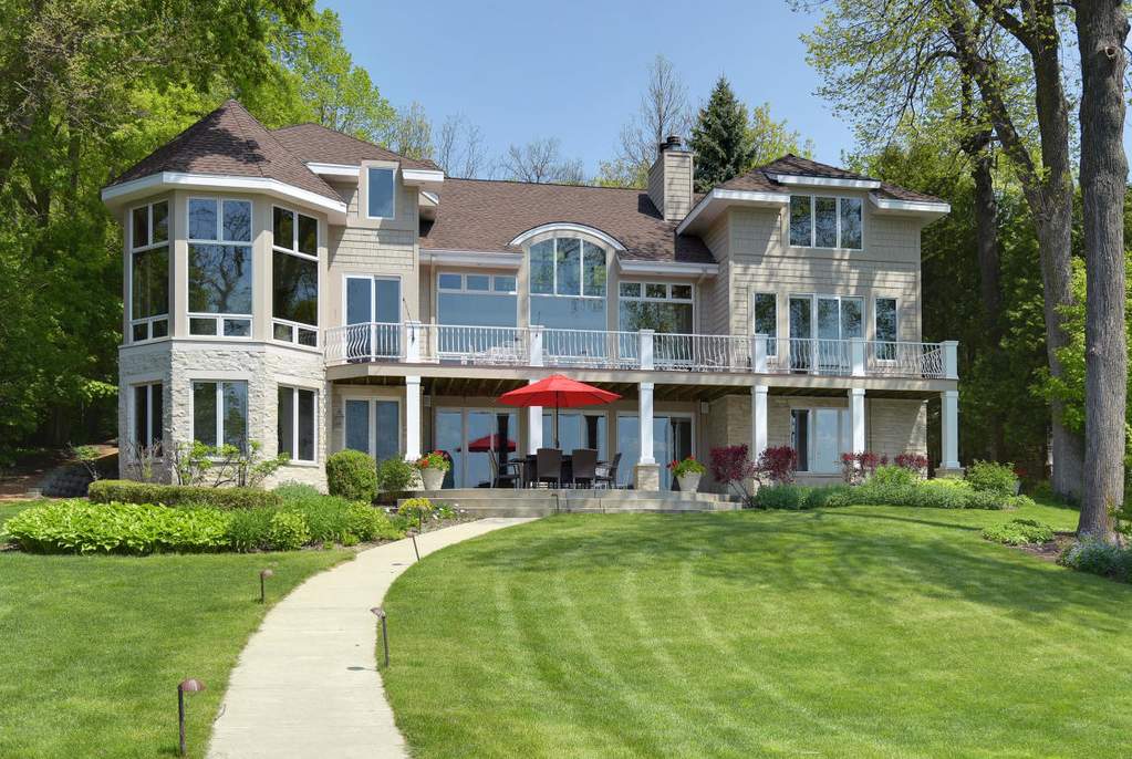 N30W28977 Lakeside Dr Pewaukee, WI 53072 MLS 1519156 properties