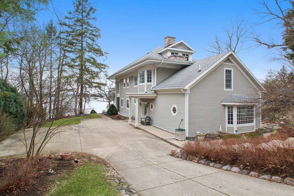 2013 E Lakeshore Dr Twin Lakes, WI 53181 MLS 1521239 properties