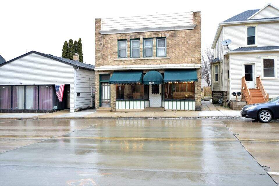 3522 E Layton Ave Cudahy, WI 53110 MLS 1562464 properties