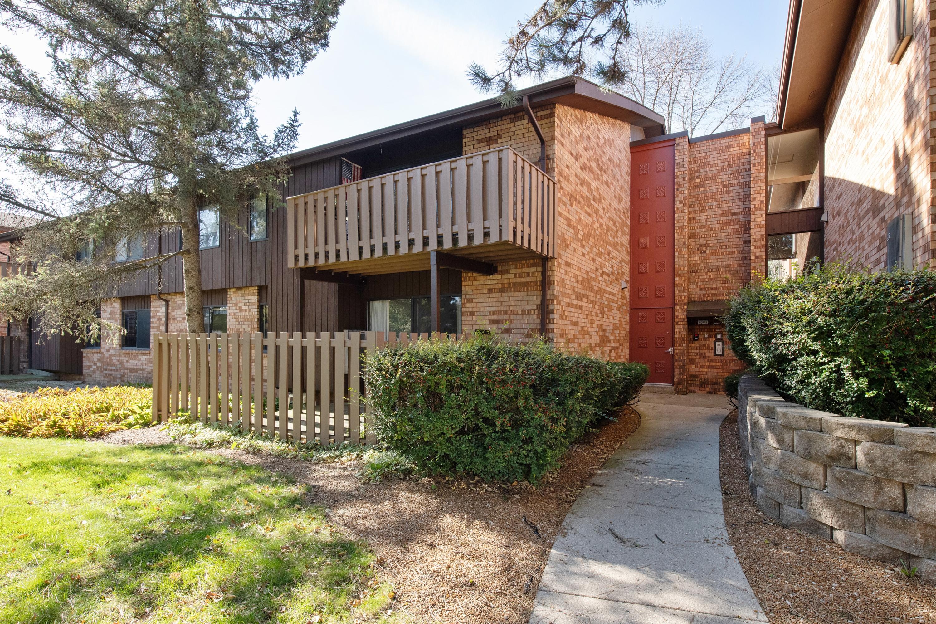 7007 N Green Bay Ave B Milwaukee Wi 53209 Mls 1611793