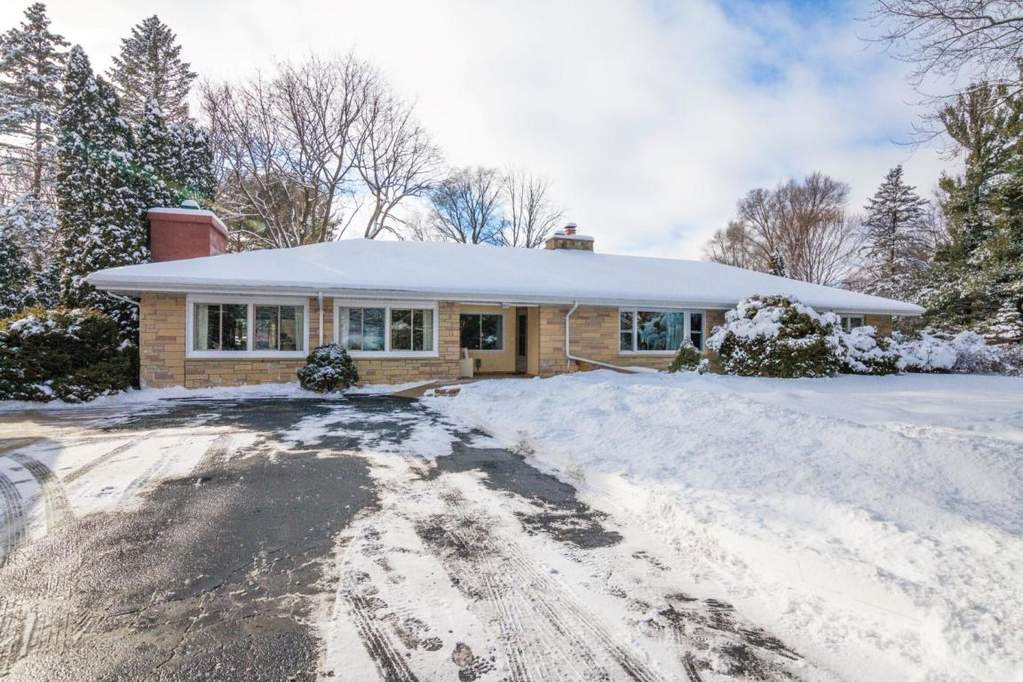 W398N6207 Mary Ln Oconomowoc, WI 53066 MLS 1620645 properties