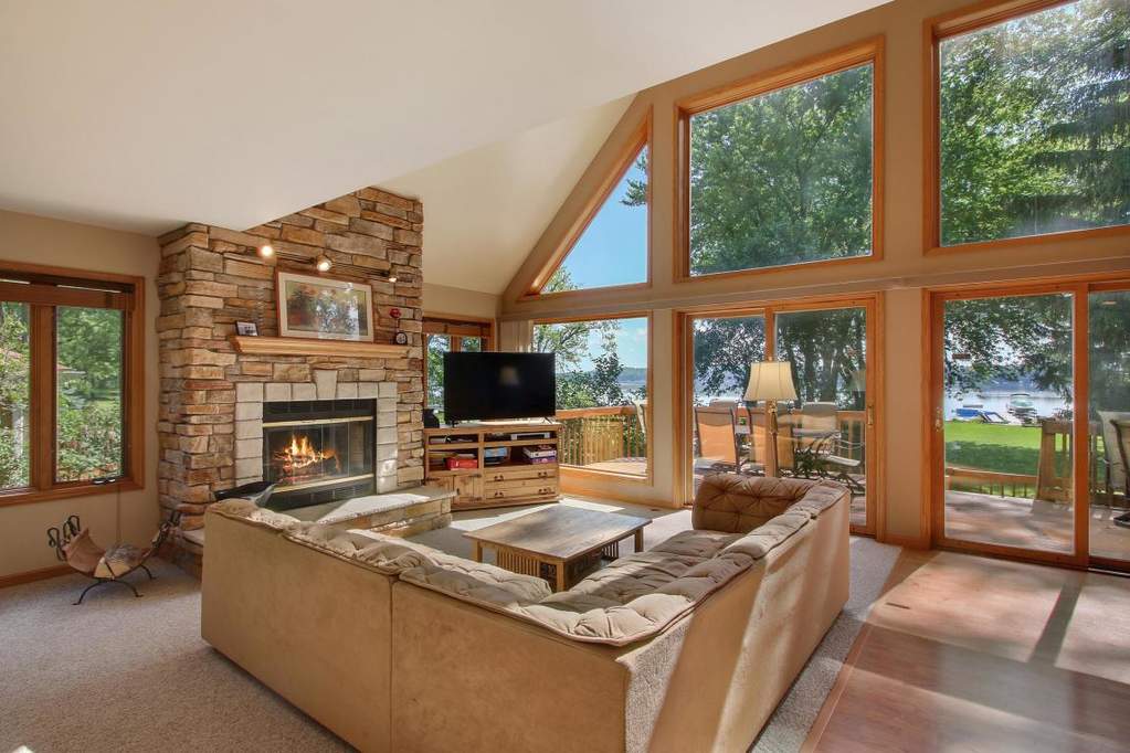 1503 Skinner Dr Twin Lakes, Wisconsin 53181 - 05-Living Room