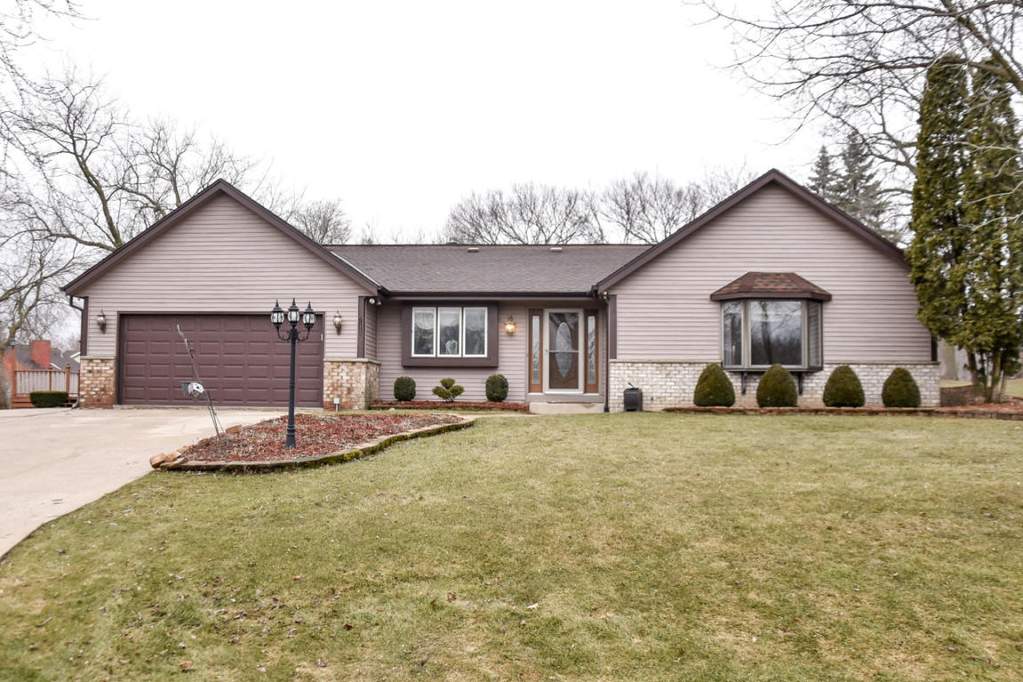 11800 W Woodland Cir Hales Corners, WI 53130 MLS 1627613 properties