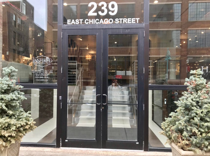 239 E Chicago St 310 Milwaukee Wi 53202 Mls 1629467