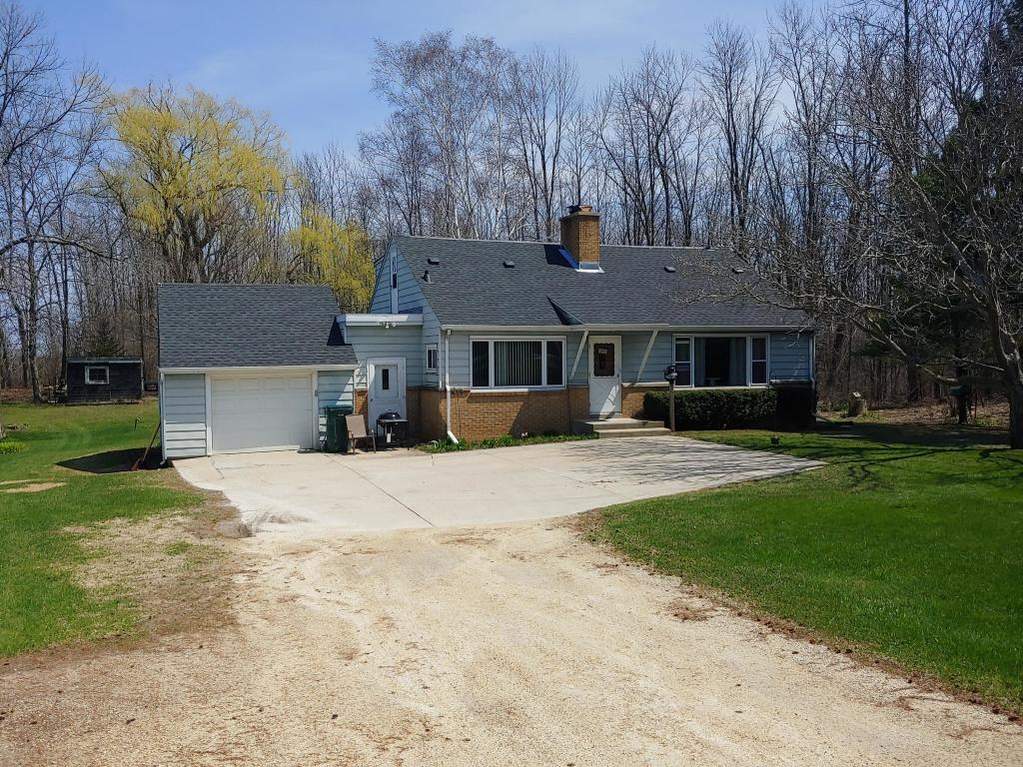 992 N Port Washington Rd Grafton, WI 53024 MLS 1633703 properties