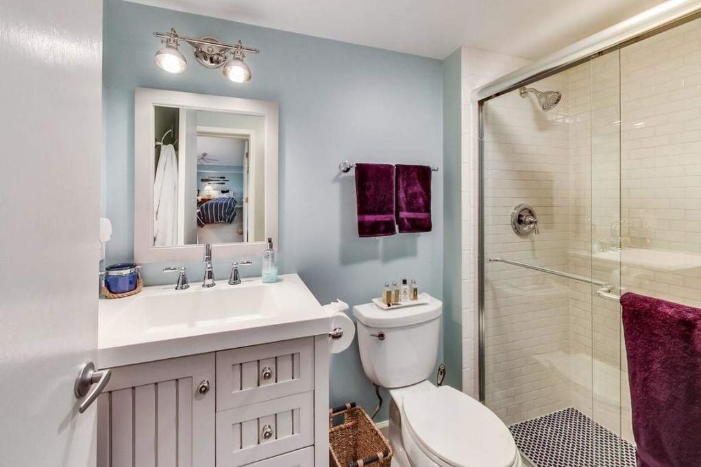 57 N Walworth Ave #213 Williams Bay, Wisconsin 53191 - 26-Second Bathroom