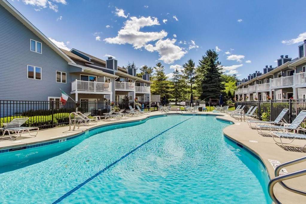 57 N Walworth Ave #213 Williams Bay, Wisconsin 53191 - 31-Pool