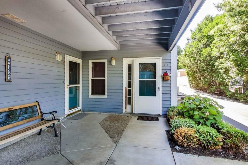 57 N Walworth Ave #213 Williams Bay, Wisconsin 53191 - 04-Entrance