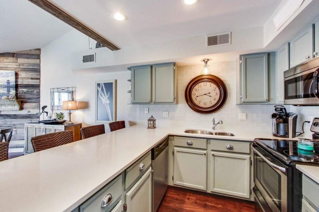 57 N Walworth Ave #213 Williams Bay, Wisconsin 53191 - 08-Kitchen