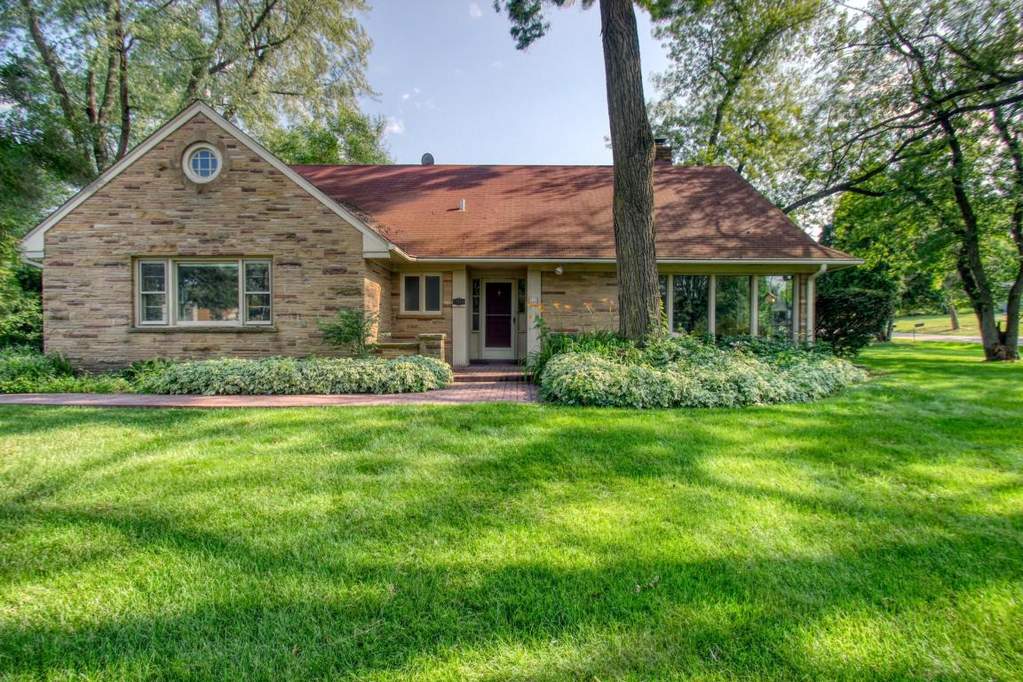 12455 Centa Ln Elm Grove, WI 53122 MLS 1650874 properties