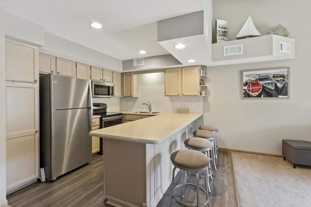 57 N Walworth Ave #212 Williams Bay, Wisconsin 53191 - IMG_2584