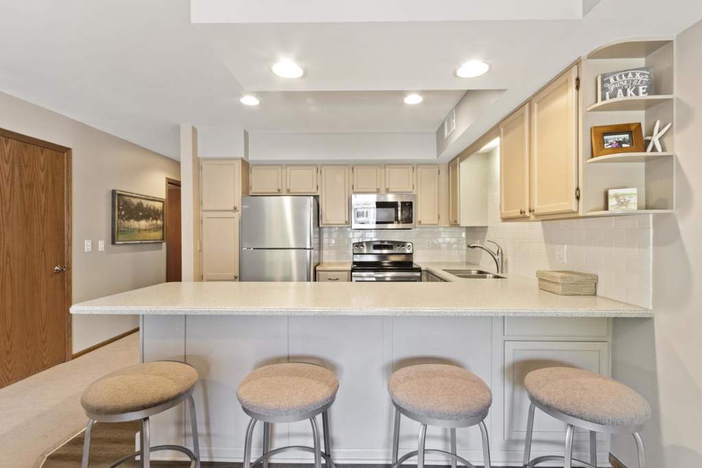 57 N Walworth Ave #212 Williams Bay, Wisconsin 53191 - IMG_2591