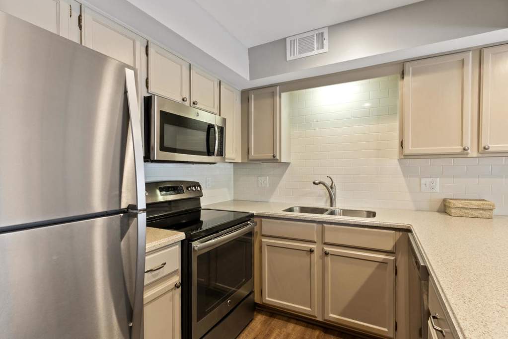 57 N Walworth Ave #212 Williams Bay, Wisconsin 53191 - IMG_2598