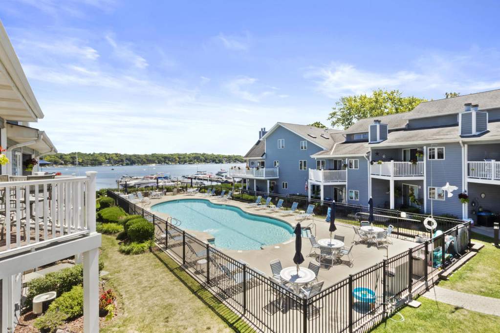 57 N Walworth Ave #212 Williams Bay, Wisconsin 53191 - IMG_2690