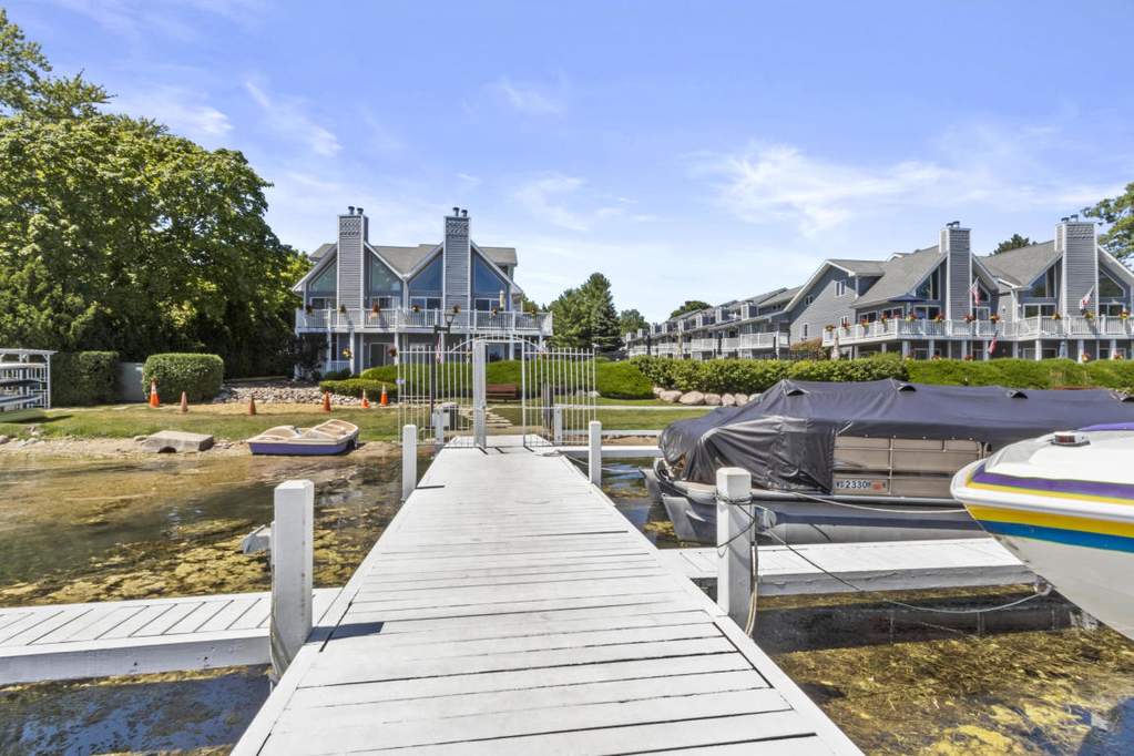 57 N Walworth Ave #212 Williams Bay, Wisconsin 53191 - IMG_2755