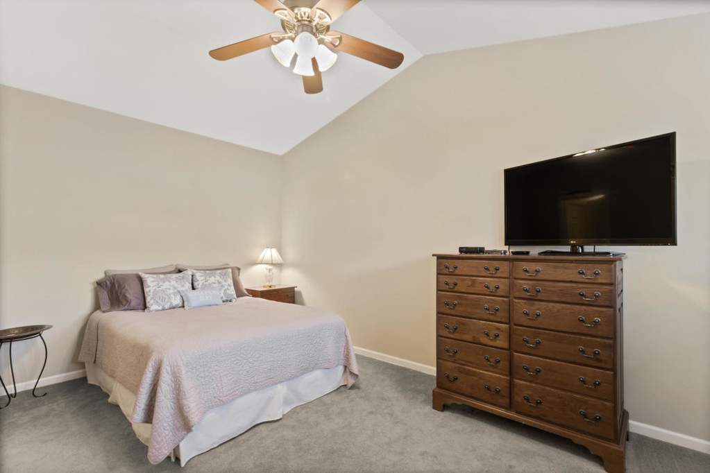 57 N Walworth Ave #212 Williams Bay, Wisconsin 53191 - IMG_2543
