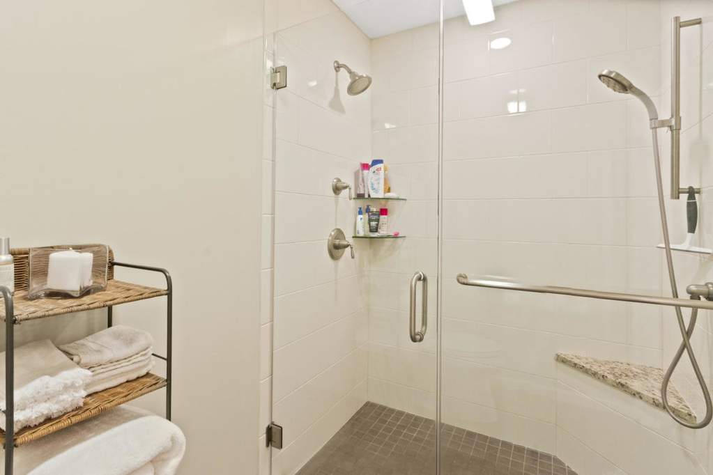 57 N Walworth Ave #212 Williams Bay, Wisconsin 53191 - IMG_2570