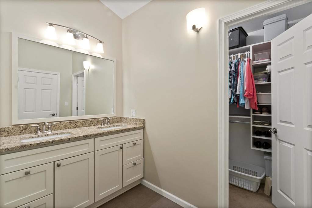 57 N Walworth Ave #212 Williams Bay, Wisconsin 53191 - IMG_2576