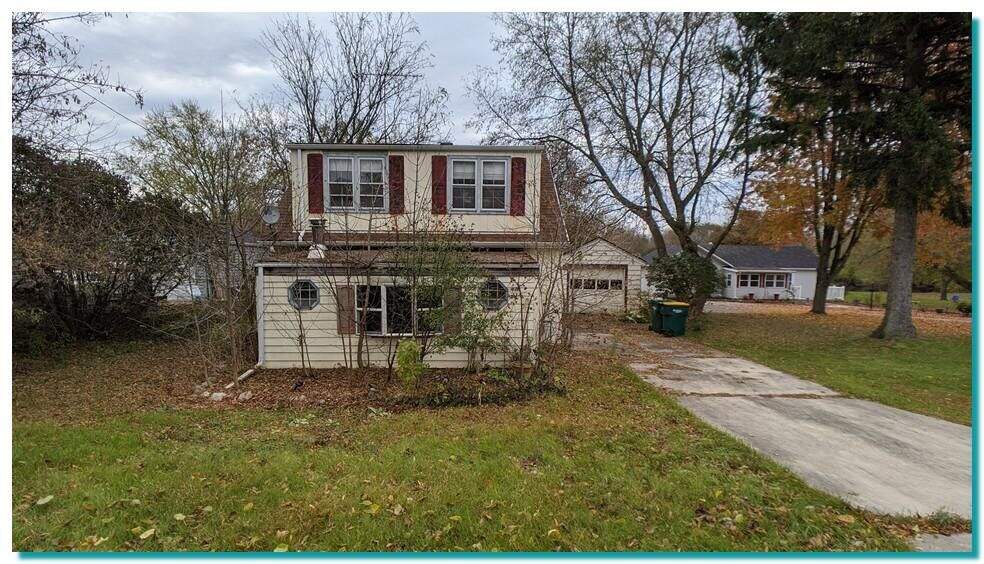 816 S Main St Saukville, WI 53080 MLS 1668871 properties