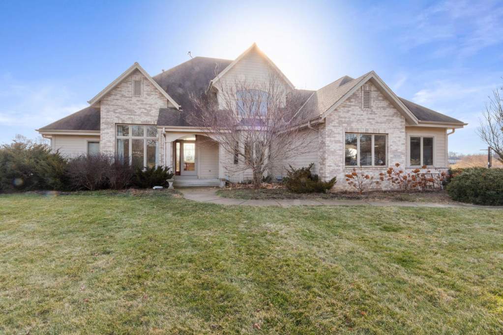 N7184 Lakeshore Ave Elkhorn, WI 53121 MLS 1671671 properties