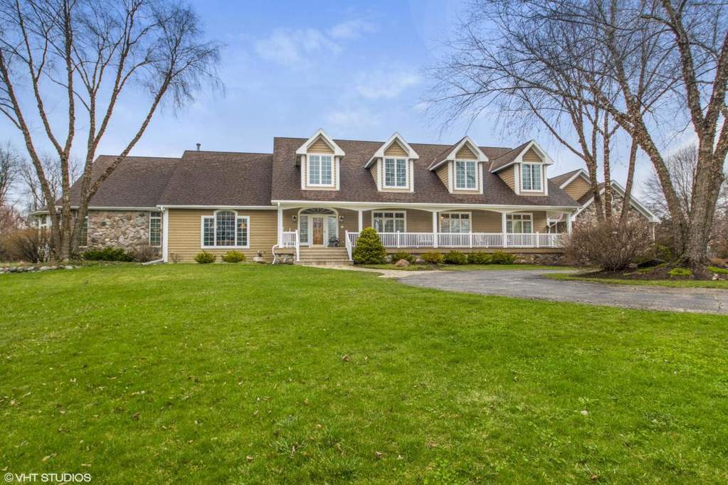 39810 Lake Park Ct Genoa City, WI 53128 MLS 1677835 properties