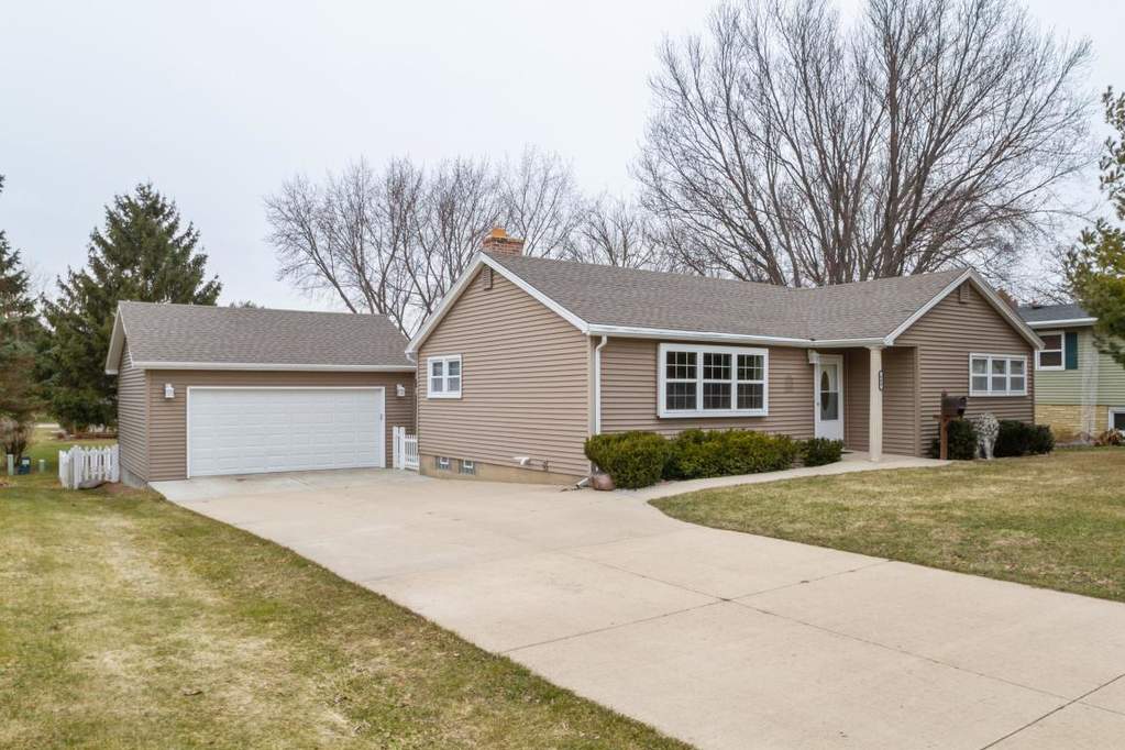 608 N Church St Elkhorn, WI 53121 MLS 1681585 properties