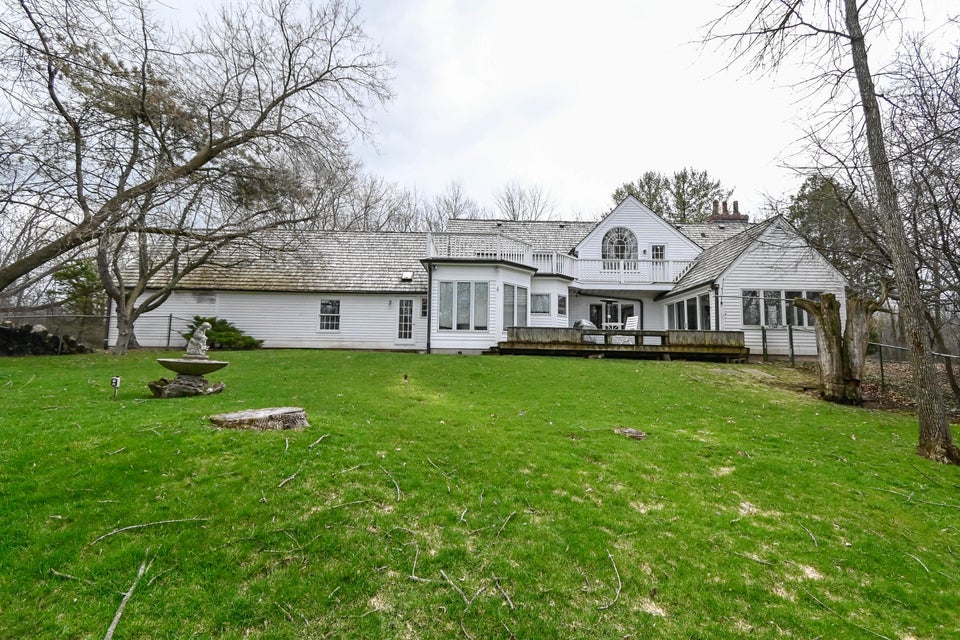 1530 W Dean Rd River Hills, WI 53217 MLS 1682798 properties