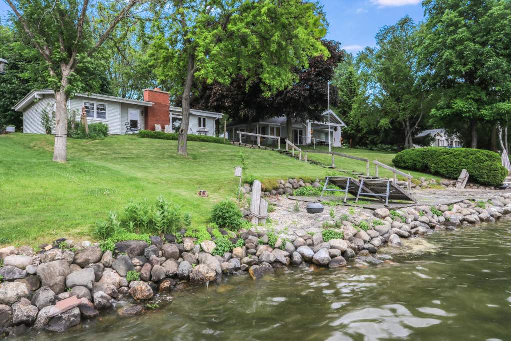 W1379 N Blue Spring Lake Dr Palmyra, WI 53156 MLS 1693305 properties